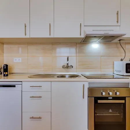 Al - Beachside Hideaway