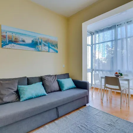 Al - Beachside Hideaway