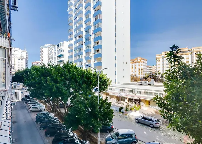 Al - Beachside Hideaway * Quarteira