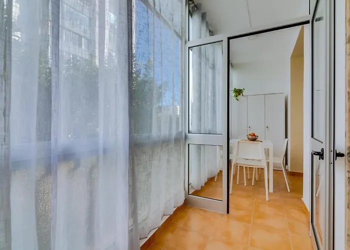 Al - Beachside Hideaway * Quarteira